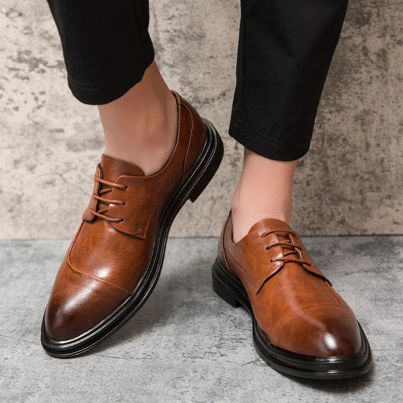 Derby Cognac Clásico — Colección Esencial Zenvaro